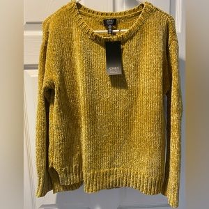 Jones New York Signature chenille sweater. Gold size xsmall.